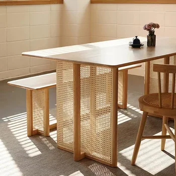Šiaurės medžio masyvo valgomojo stalas, buitinė mažų valgomasis stalas ir kėdės derinys Japonijos rotango paprasta homestay kietas
